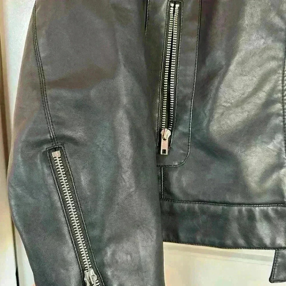 Women’s black faux leather moto jacket, size 1X - Picture 4 of 7